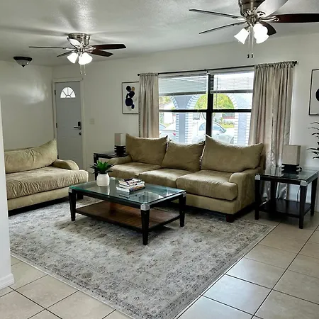 Peaceful Home In Central Florida Near Universal